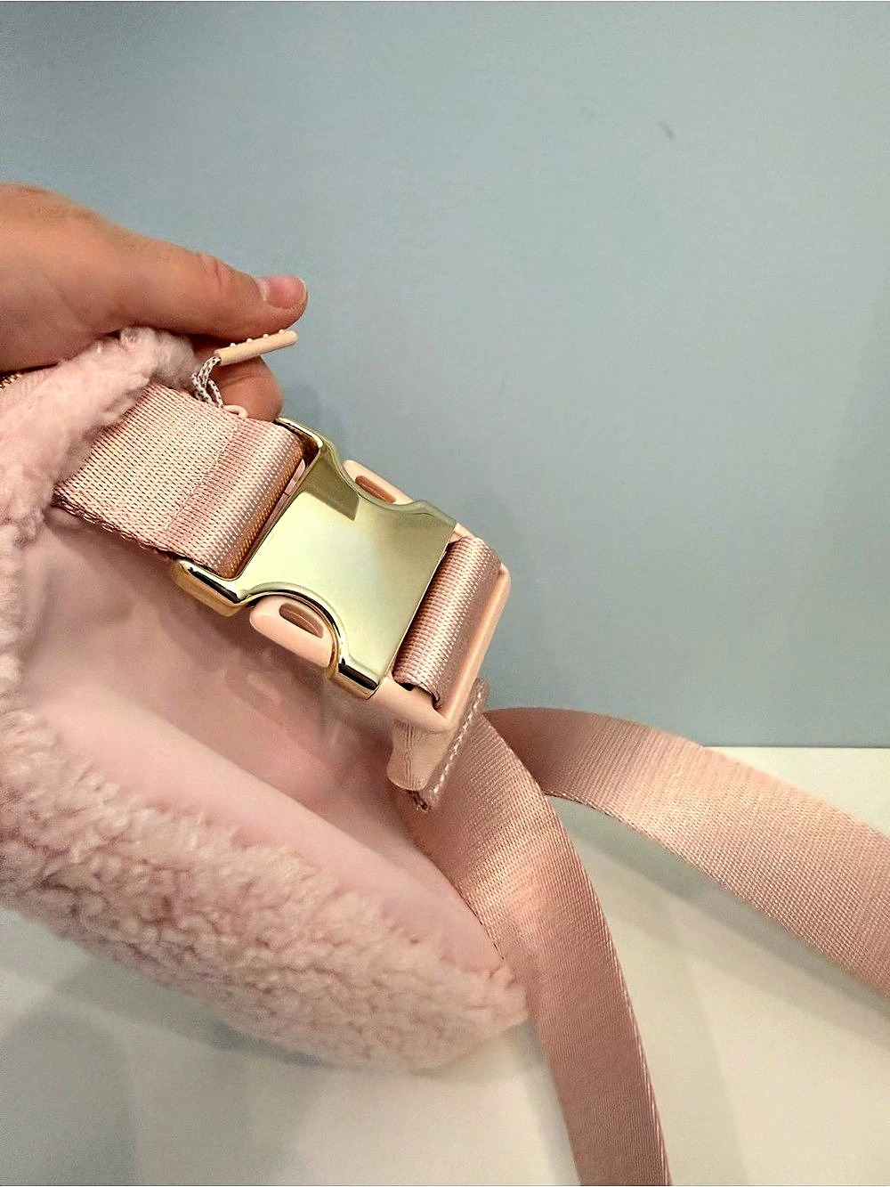 lululemon Everywhere Belt Bag 1L Fleece Pink Crossbody Bag - Picture 7 of 7